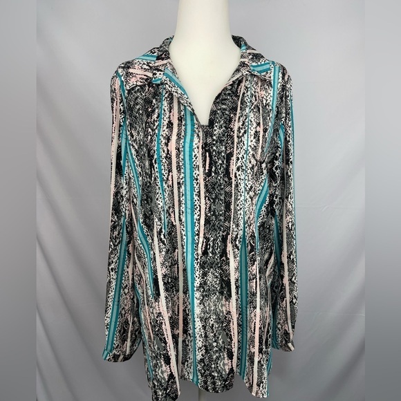 NY Collection animal print hook & eye half closure blouse women’s size M - Picture 1 of 13